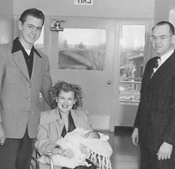 第一个婴儿出生在哈尼县医院，大约在1950年代